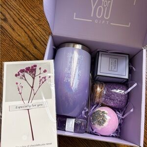 Lavender Gift Set for Women - Bath & Body Spa Box